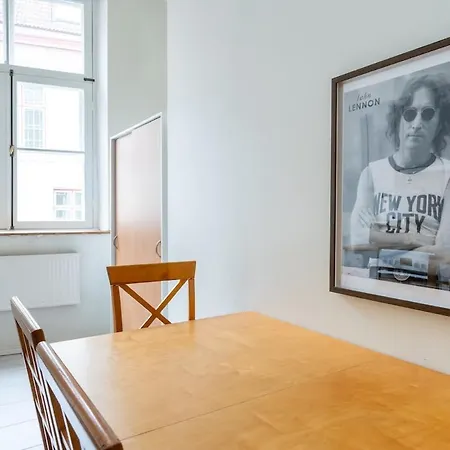 12 Guests, 70m2, Center Of Old Town, Wi-fi, Streaming