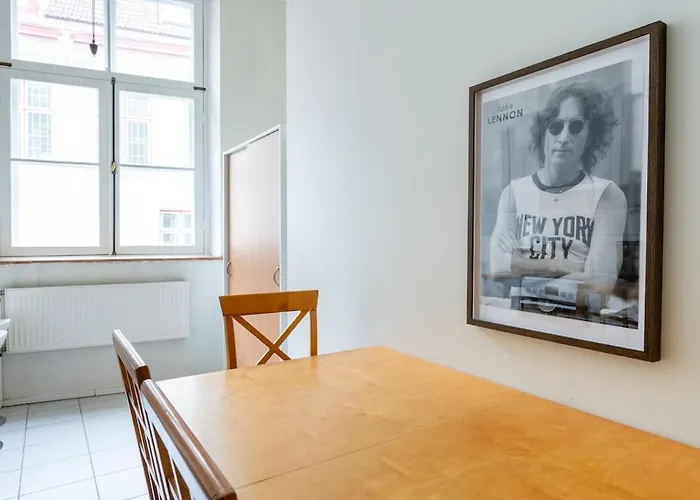 12 Guests, 70m2, Center Of Old Town, Wi-fi, Streaming