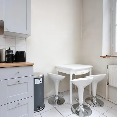 12 Guests, 70m2, Center Of Old Town, Wi-fi, Streaming Apartman